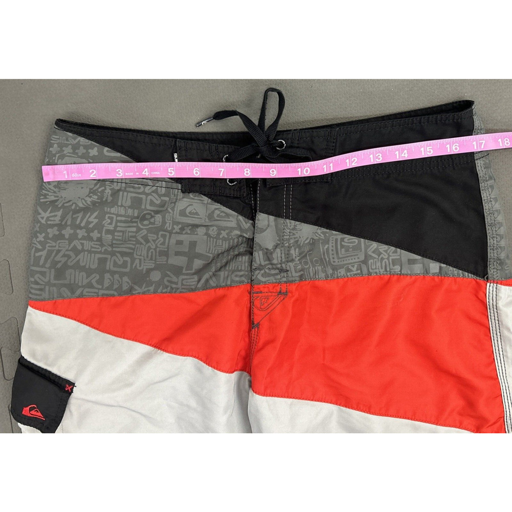 Quicksilver Surf Board Shorts Swim Trunks Size Waist 31 Men’s Black Red Grey FS - Picture 7 of 10